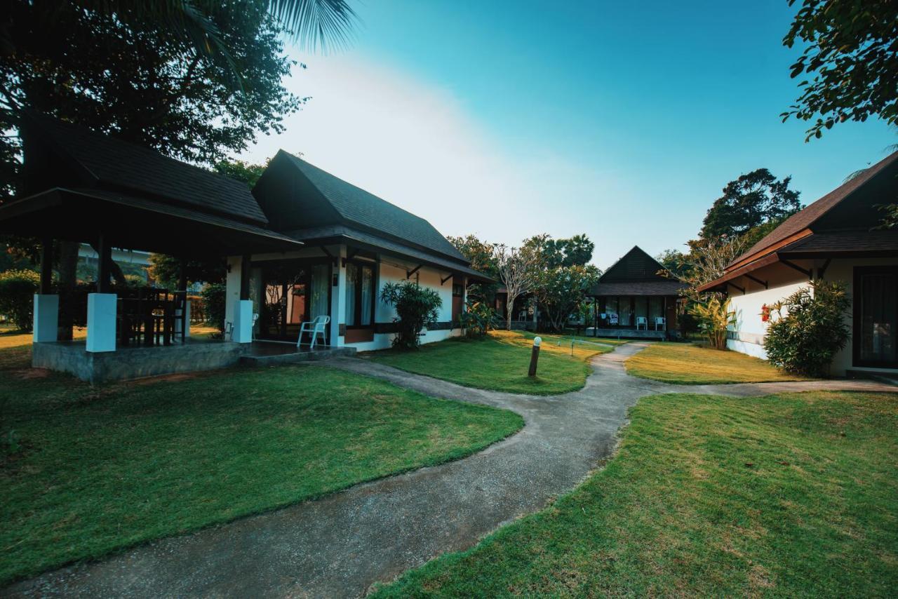 Nana Beach Hotel & Resort Pathiu Екстер'єр фото